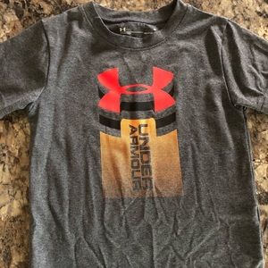 3T Under Armour short sleeve T-shirt